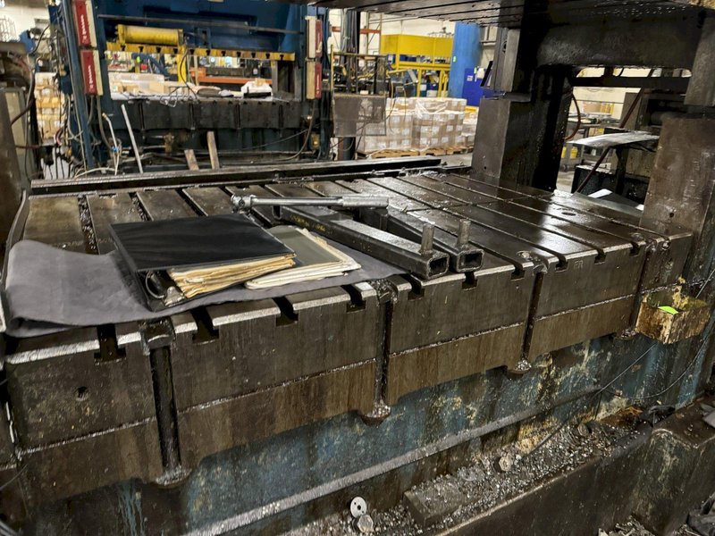 300 TON BLISS HP2–300–72–42 STRAIGHT SIDE PRESS. STOCK # 1112724