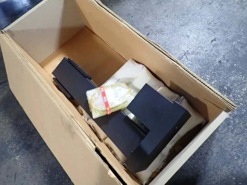 THK LINEAR ACTUATOR  -  KR4610HE+640L6E-10X0(RF)