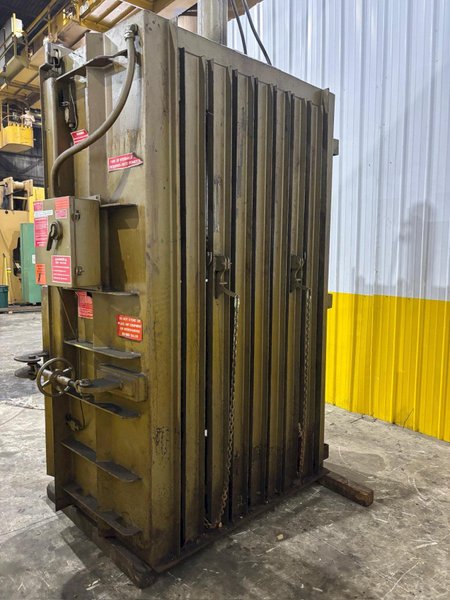 30&quot; X 60&quot;  PIQUA MODEL #HD2200 VERTICAL HYDRAULIC CARDBOARD BALER: YOBRO #24465