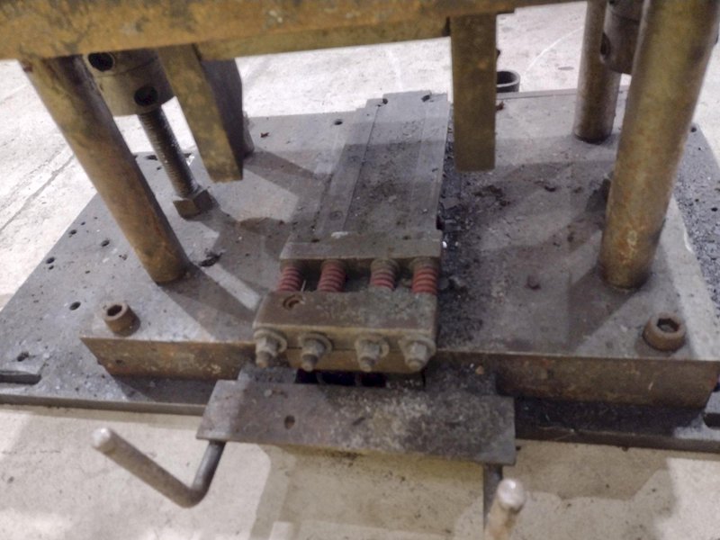 3 TON AIRAM 4 POST ROLLFORMER CUTOFF / PUNCH PRESS: STOCK #22112