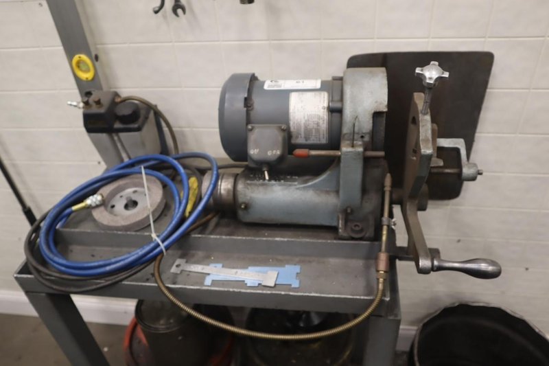 Unittool Model PDS-870 Punch &amp; Die Sharpener on Stand with Li'l Mister- Auction Item