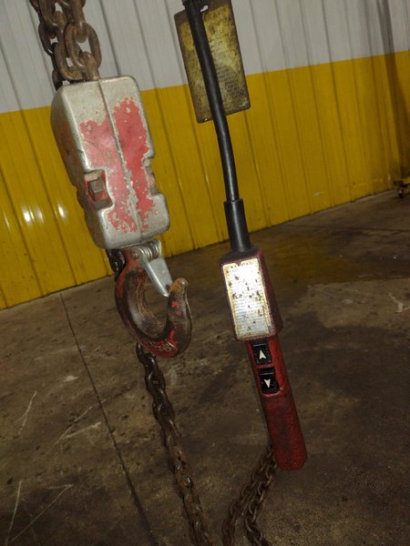 2 TON DAYTON HOIST: STOCK #22475
