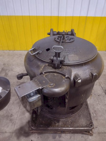 30&quot; BARRETT MODEL #1100E MOTORIZED CHIP SPINNER / WRINGER w/ (2) CHIP PANS: STOCK #23373