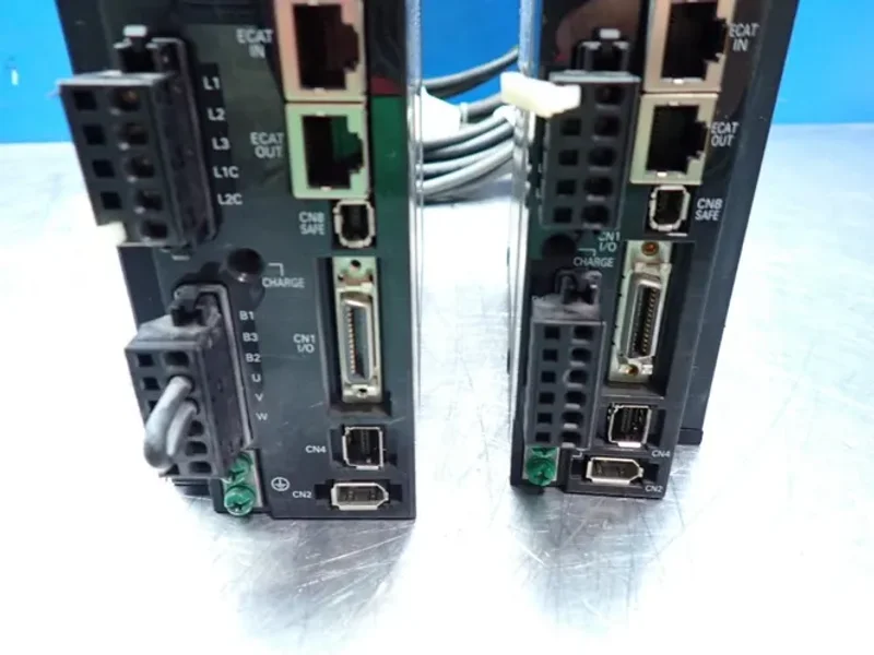 OMRON ACCURAX LINEAR MOTOR PICK &amp; PLACE SYSTEM  -  R88L-ES-PM-C110-B300-0001
