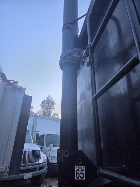 Peterbilt 579 Supertag TRI-AXLE Dump Truck, 2016