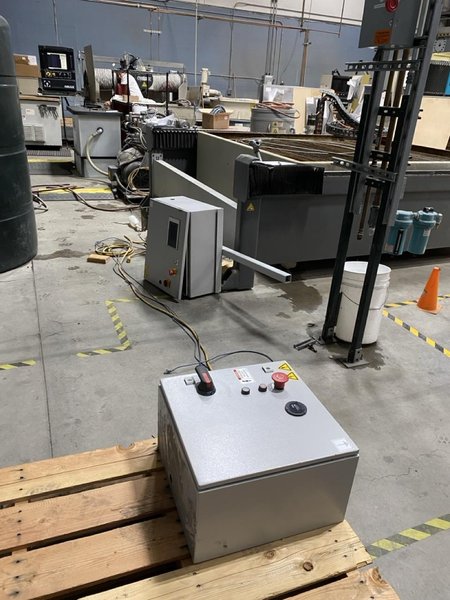 6′ x 10′ Flow Mach 2030B CNC Waterjet, 2015