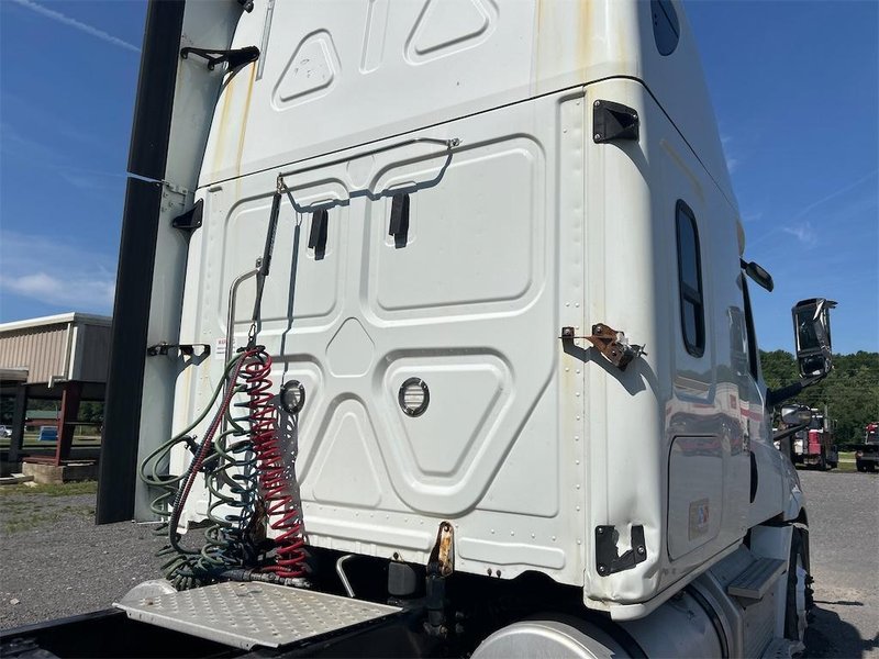 2019 Freightliner Cascadia KK8173