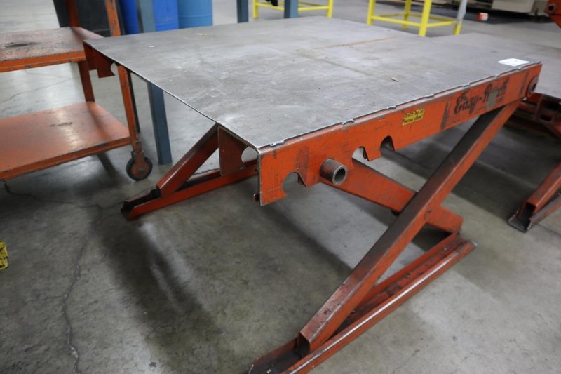 Easy Reach Scissor Table, Adjustable Height, 4,000 Lb Capacity, 40&quot; x 42&quot; Surface- Auction Item