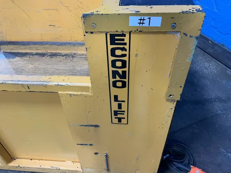 Econo Lift 2000lbs Drive-on Pallet Lift