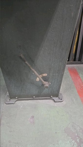 1 - PREOWNED TANNEWITZ VERTICAL BANDSAW