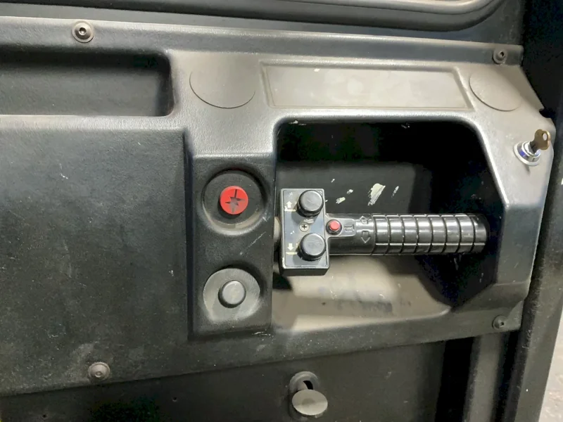 BT PRIME MOVERS 3,000 LBS STAND-UP LIFT   -  0E35