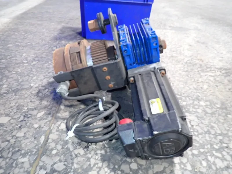 ALLEN-BRADLEY 5000 RPM SERVO MOTOR/WORM GEAR REDUCER ASSEMBLY  -  MPL-A330P-SJ22AA