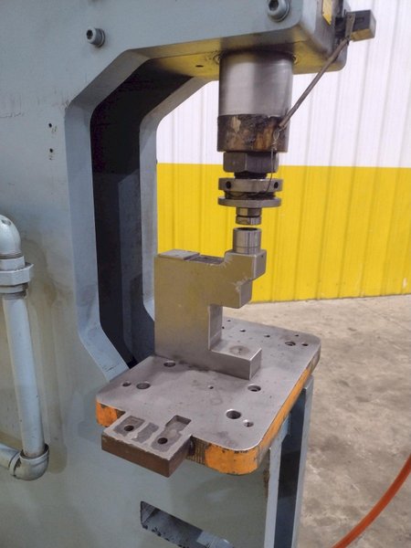 20 TON BTM MODEL #P20F TOG-L-LOC AIR TOGGLE SHEET METAL PRESS: YOBRO #24795