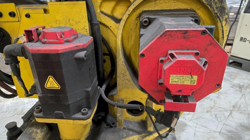 FANUC – R2000IB/210 W/ R-30IA Controls USED