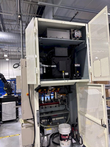 88 TON AIDA DSF-N1-800 GAP FRAME SERVEPRO SERVO PRESS 6.3" STROKE. STOCK # 0431426