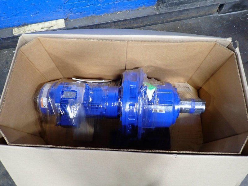 SUMITOMO 7.5 HP GEAR DRIVE  -  CHHMS8-6205DBC-EP-B-195