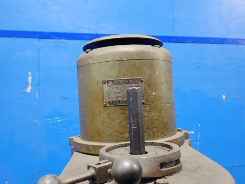 EXACTO 42"X 9" TABLE VERTICAL TURRET MILL  -  942 B