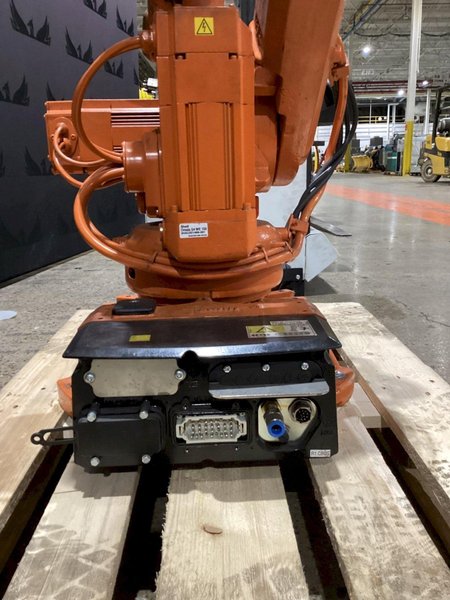 ABB IRB 2600 M2004 Robot w/ IRC5 Controls, Missing Cable Set USED