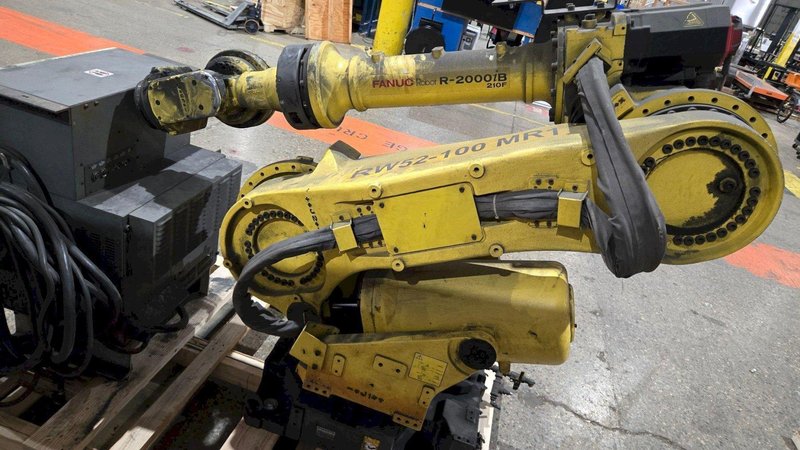 FANUC R-2000IB/210F + R30IB ROBOT ARM AND CONTROL CABINET USED