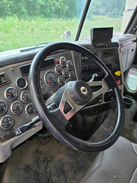 Western Star 4700 Dump Truck, 2016 – Detroit Diesel, Heavy-Duty Class 8 Vocational Dump w/ Steel Dump Body