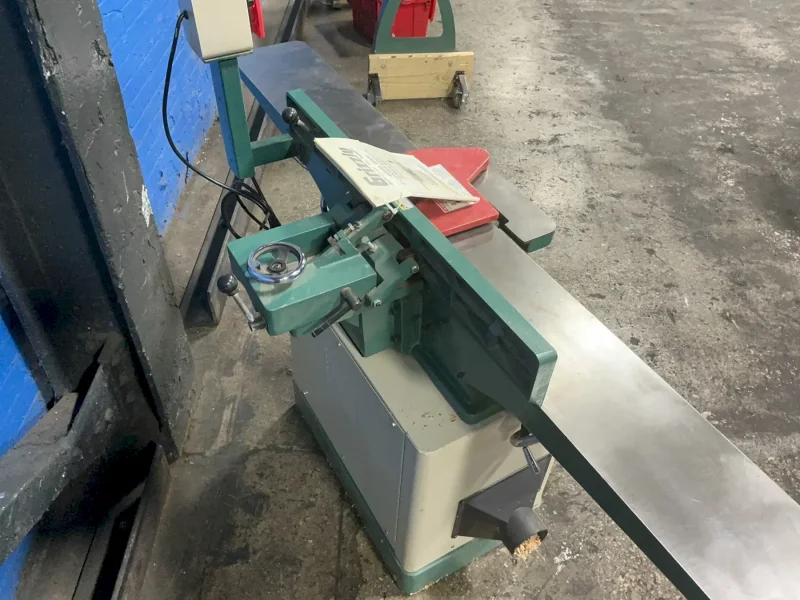 GRIZZLY 73” X 9” 8" JOINTER W/BUILT-IN MOBILE BASE   -  G0656