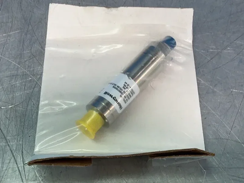 HONEYWELL 30PSIG RANGE PRESSURE TRANSDUCER  -  060-CS38557890596