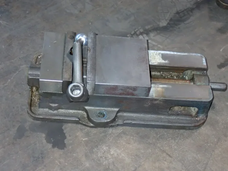 KURT 6" VISE