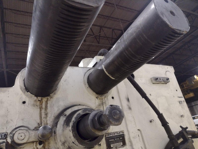 36&quot; X 10 HP KEARNEY &amp; TRECKER MODEL #1536A HORIZONTAL SIMPLEX MILL: STOCK #20256