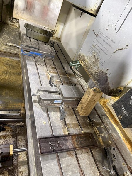 HAAS VF-10 VERTICAL MACHINING CENTER. STOCK # 0325526