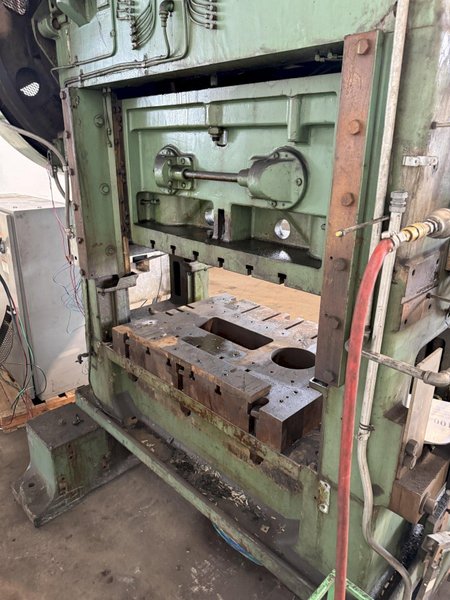 100 TON MINSTER P2-100-48 PIECE MAKER STRAIGHT SIDE HIGH SPEED PRESS. STOCK # 1004725