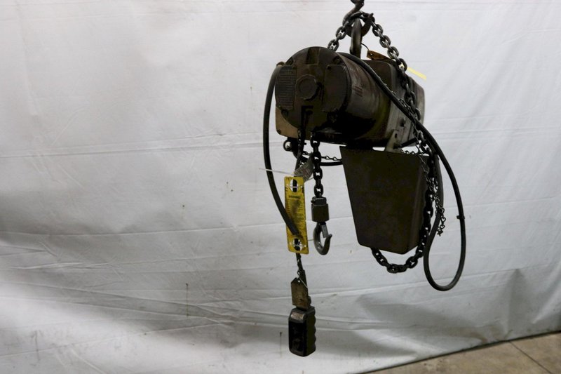 1/2 TON YALE ELECTRIC POWER CHAIN HOIST: STOCK #11966