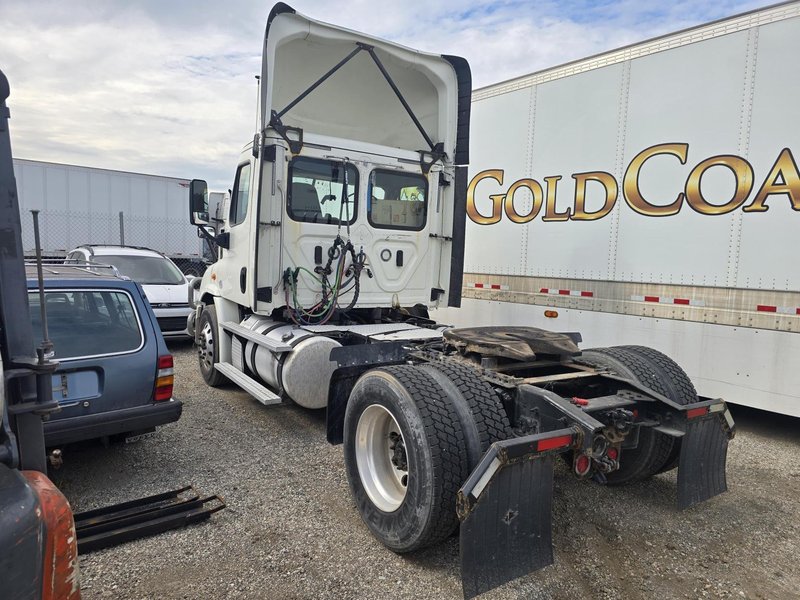 Freightliner X11342ST Day Cab; 2018 – DD13 / 450 HP / 65,000 lb GVW