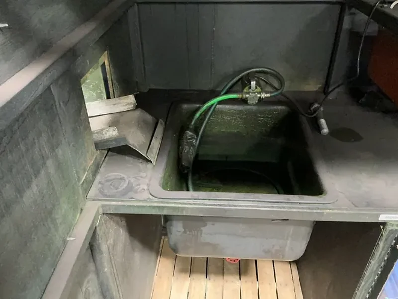 DENSHIJIKI INDUSTRY CO., LTD 59”X55”X91” ENCLOSURE SPACE WET BENCH