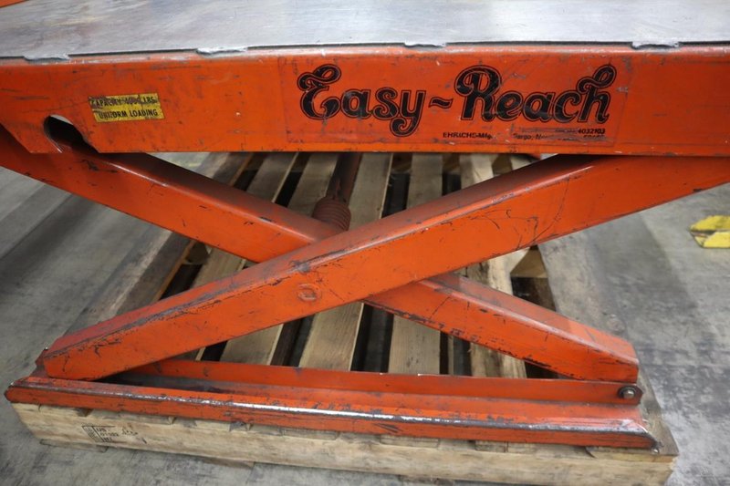 Easy Reach Scissor Table, Adjustable Height, 4,000 Lb Capacity, 40&quot; x 42&quot; Surface- Auction Item