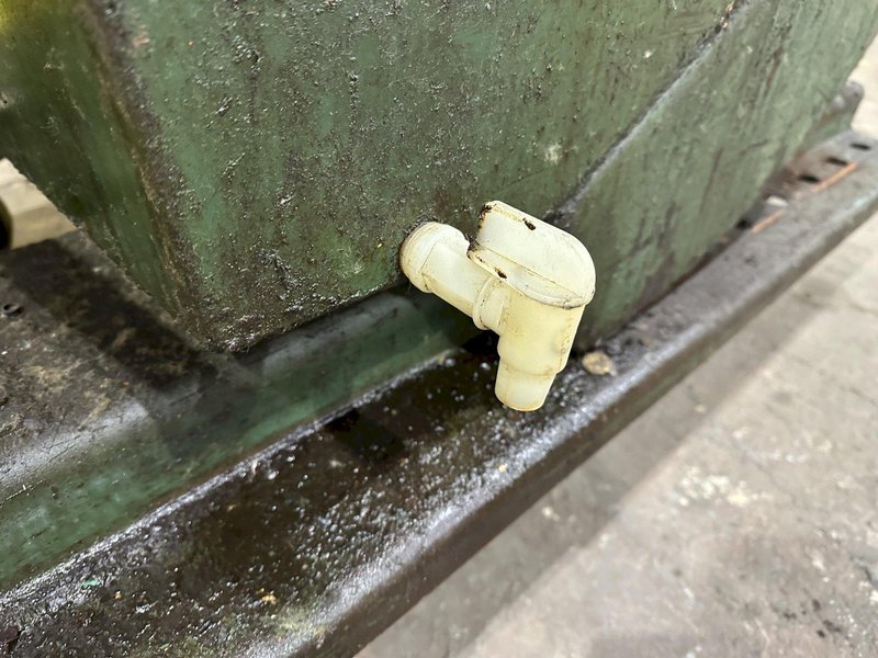 1/2 YARD (46" x 36" x 30") X 5000 LBS AMERICAN PORTABLE DUMP HOPPER ON CASTERS: STOCK 20071