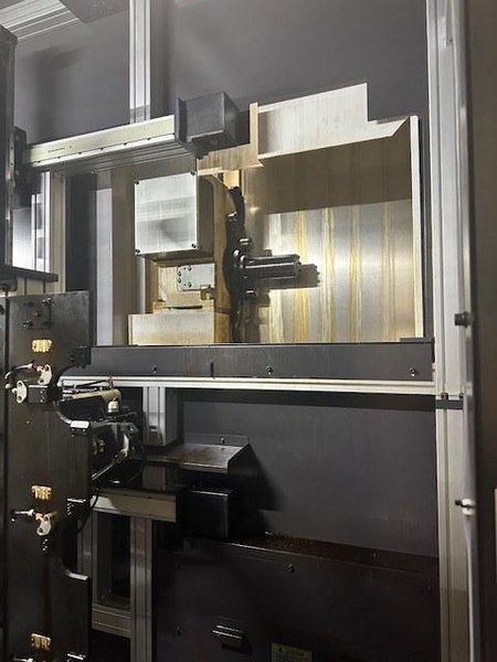 OKUMA MB8000H CNC 4-Axis Horizontal Machining Center, 2017;  31.5&quot; x 31.5&quot; pallets, 12,000 RPM spindle, 4,400 lb cap., travels 51.18&quot; x 43.3&quot; x 49.21&quot;, OSP P300M CNC. 171 Pos. ATC, Renishaw tool detection and chip conveyor, 50 hp