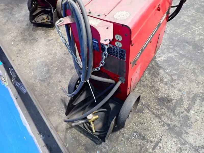 LINCOLN ELECTRIC 350 A WELDER   -  POWER MIG 350MP