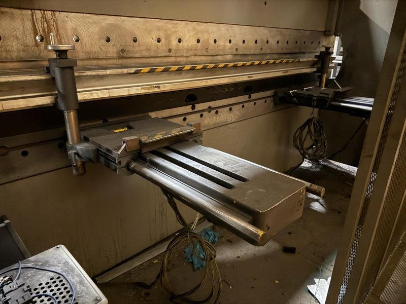 230 TON X 12&#039; CINCINNATI HYDRAULIC PRESS BRAKE: YOBRO #24512