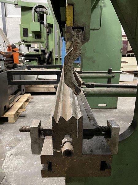 Manurhin - 65 ton x 2550 mm