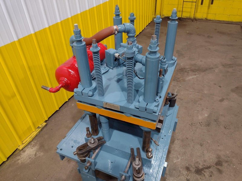 12 TON AIRAM PNEUMATIC CUTOFF PRESS: STOCK #11949