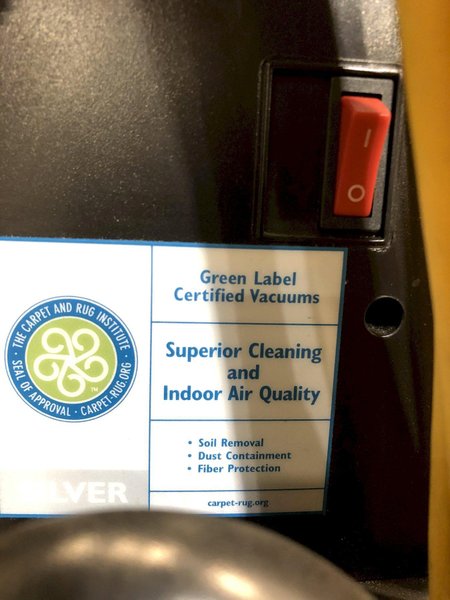 TENNANT MODEL V-SMU-14 COMMERCIAL VACUUM: STOCK #13950