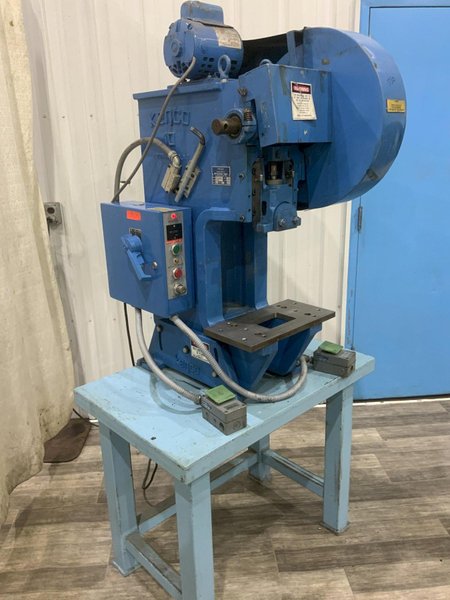 10-TON KENCO MODEL 101-135-200 OBI PRESS: STOCK #81230