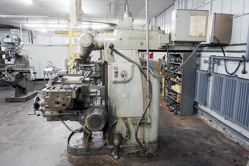 #3 CINCINNATI MODEL #3MI HORIZONTAL UNIVERSAL MILL WITH TOOLMAKERS OVERARM SPINDLE: YOBRO #25929