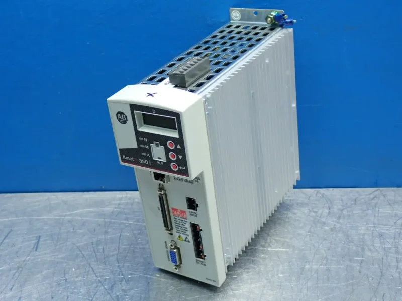 ALLEN BRADLEY 1.0KW, 2.0A OUTPUT, 2.7A INPUT KINETIX SERVO DRIVE  -  2097-V34PR3-LM