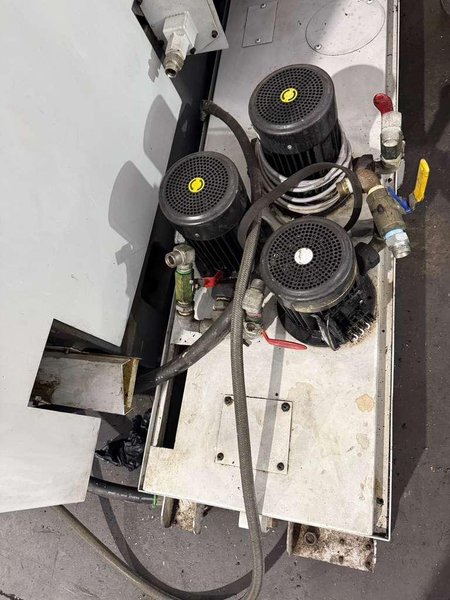 Mori Seiki DuraCenter 5 5-Axis CNC Vertical Machining Center – Mill