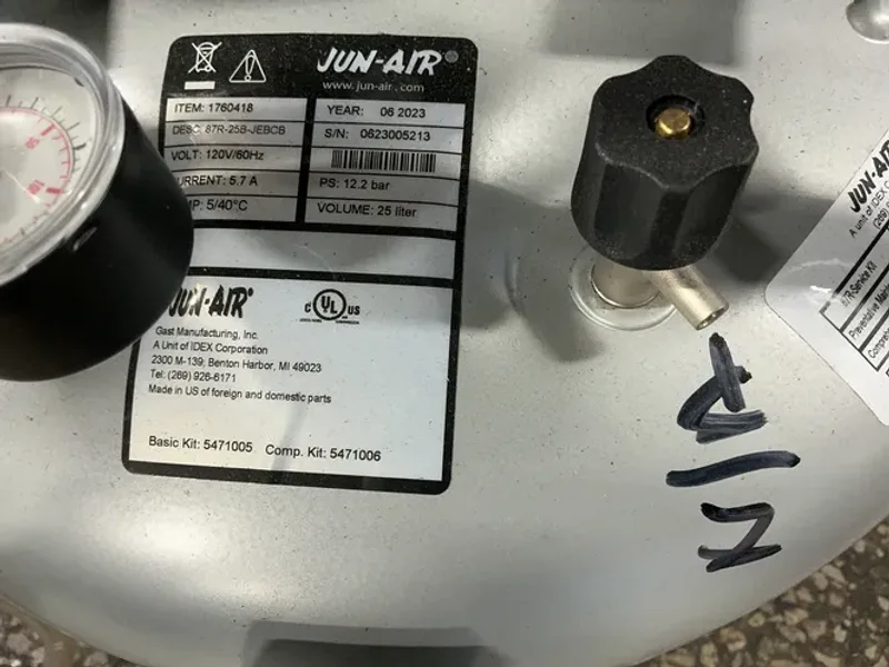Gast Manufacturing 25 Liter, 12.2 Bar Jun-air Oil-less Rocking Piston Air Compressor System - 87r-25b-jebcb