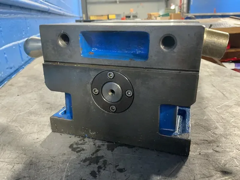 Kurt  6” Vise - 3600v