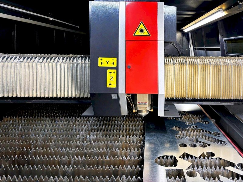 Amada Ensis 3015 AJ 12KW Fiber
