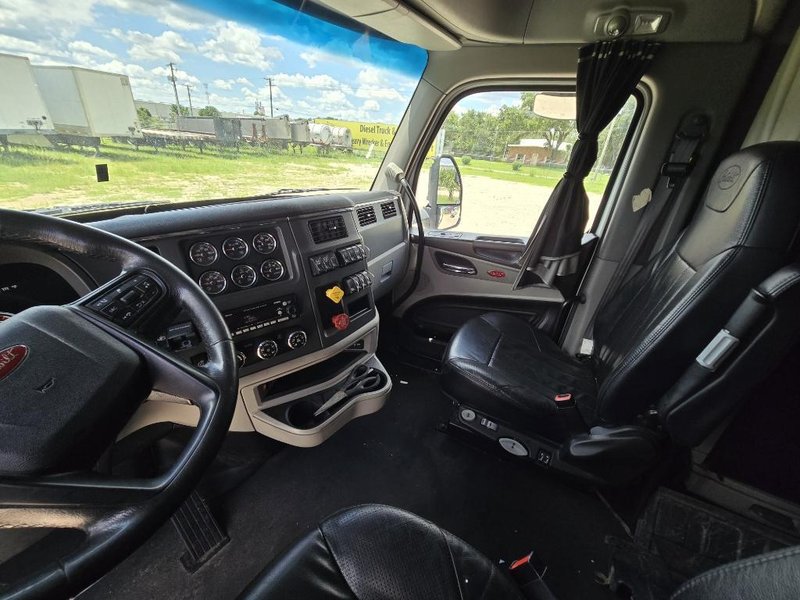 2023 Peterbilt 579 1XPBD49X7PD871368