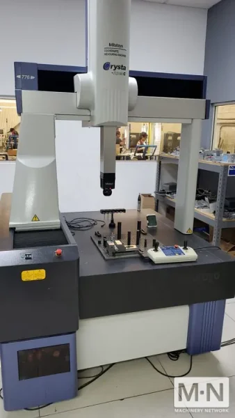 Mitutoyo Crysta Apex C 776 DCC Coordinate Measuring Machine